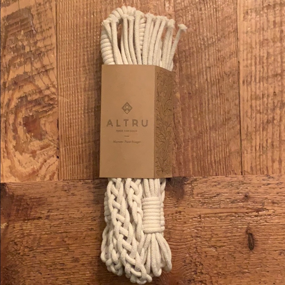 Altru Macrame Plant Hanger